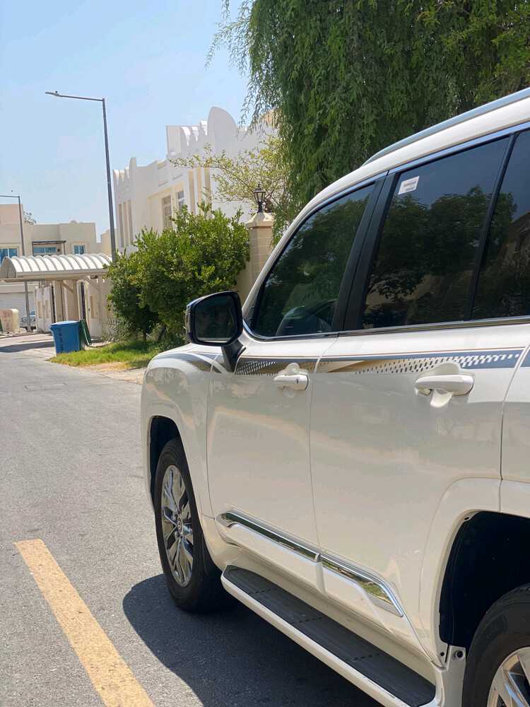 Car Image 2025 TOYOTA LAND CRUISER VX