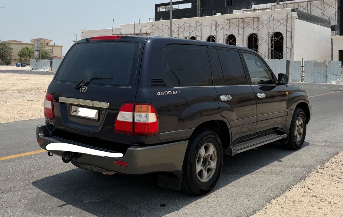 Car Image 1999 TOYOTA LAND CRUISER GX