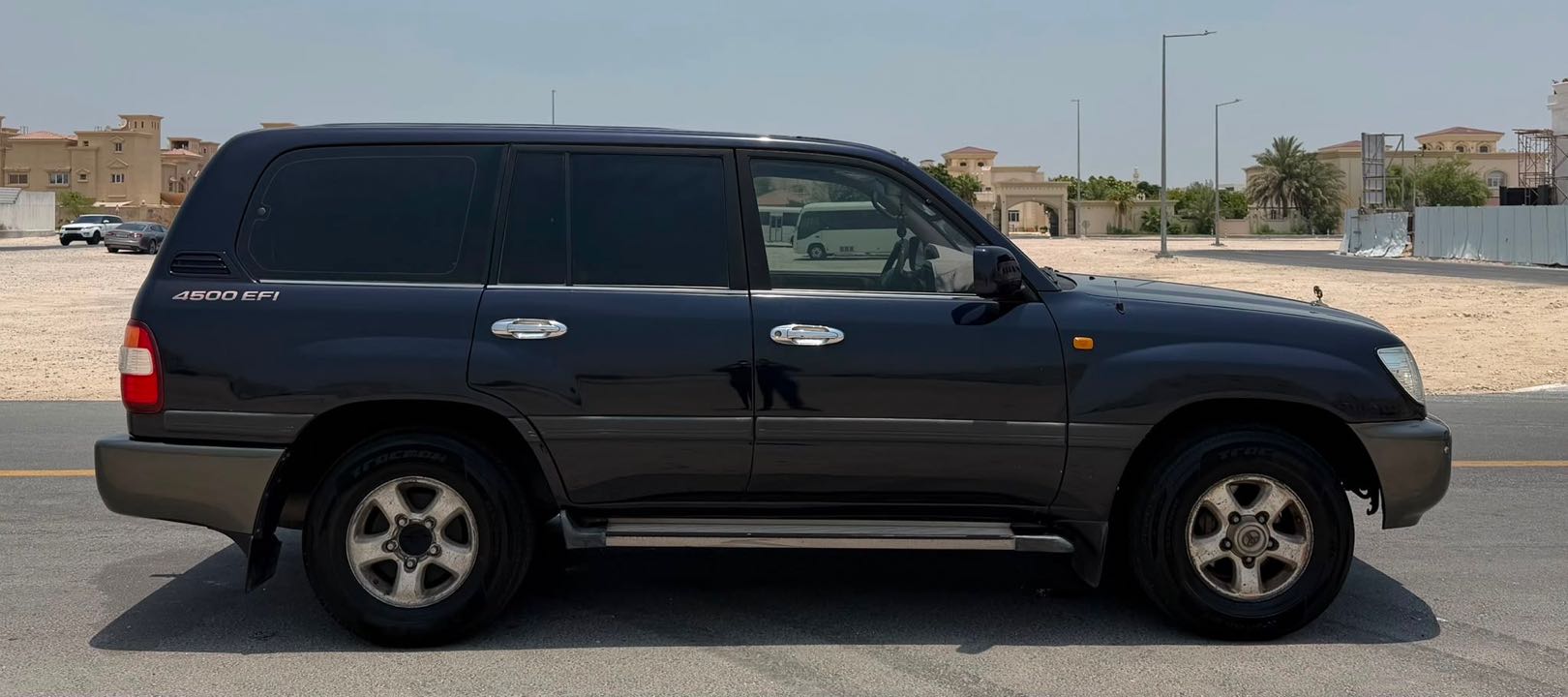 Car Image 1999 TOYOTA LAND CRUISER GX