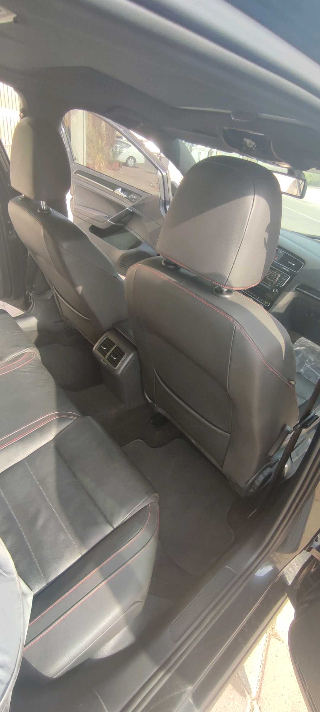 Car Image 2015 VOLKSWAGEN GOLF  GTI