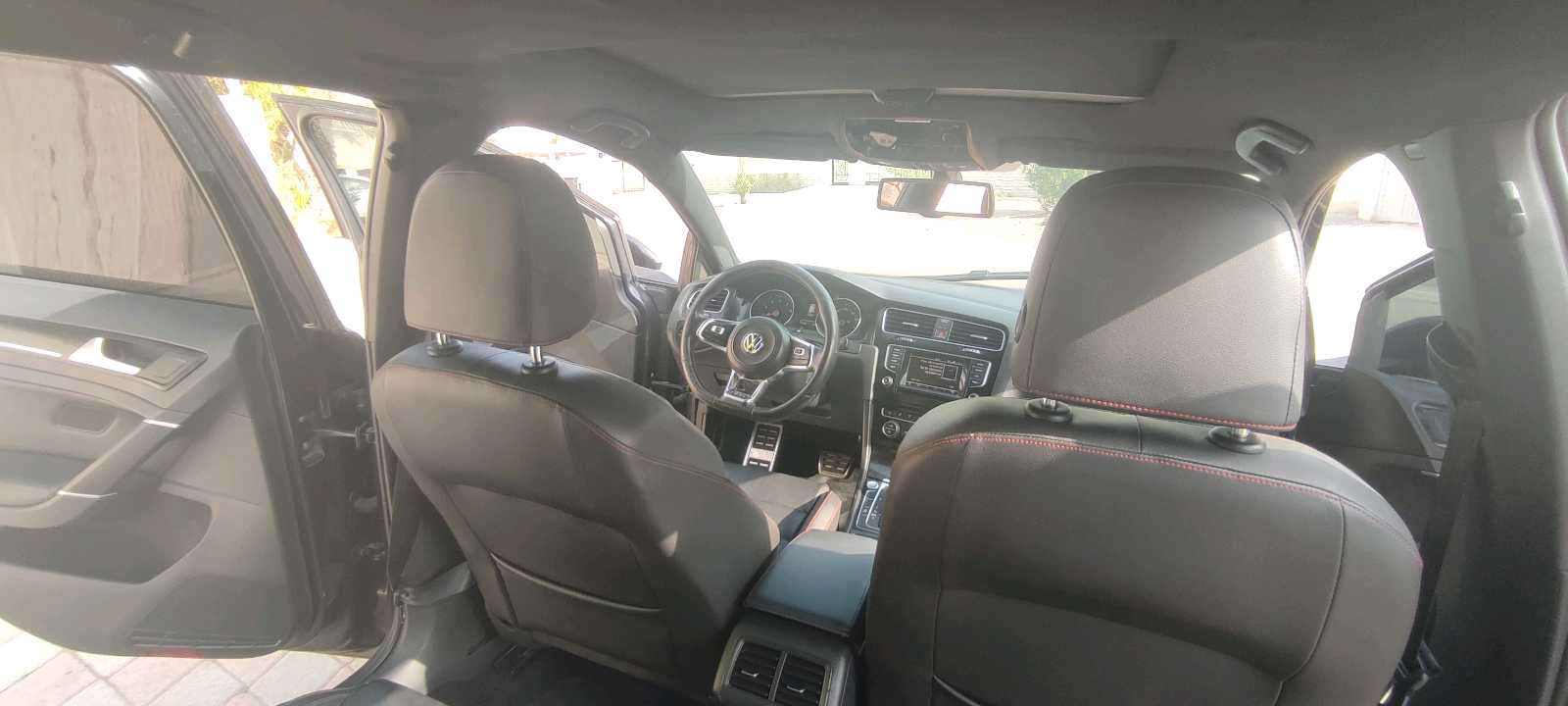 Car Image 2015 VOLKSWAGEN GOLF  GTI