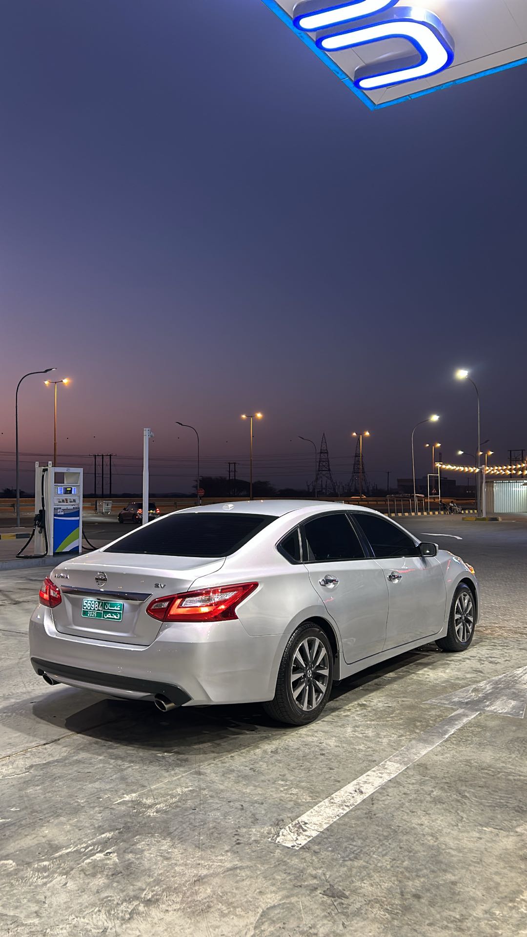 Car Image 2017 NISSAN ALTIMA SV