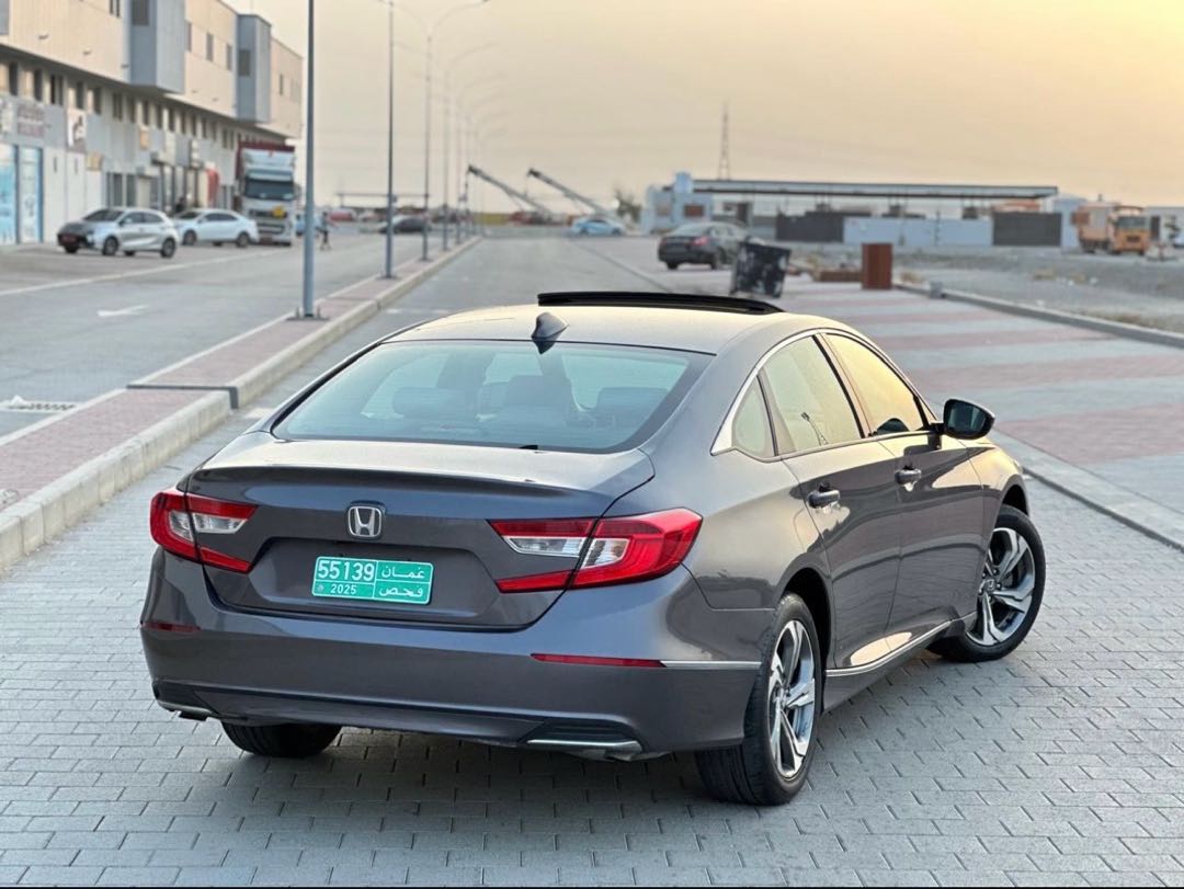 Car Image 2018 HONDA ACCORD EXL