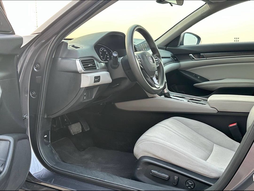 Car Image 2018 HONDA ACCORD EXL