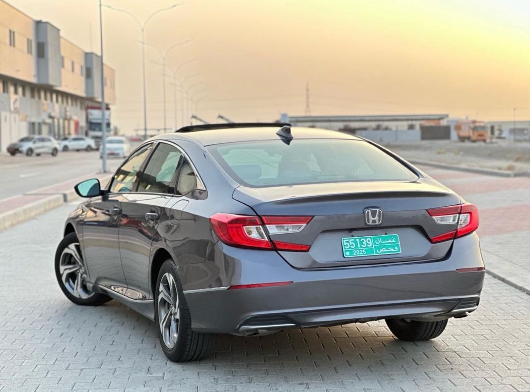 Car Image 2018 HONDA ACCORD EXL