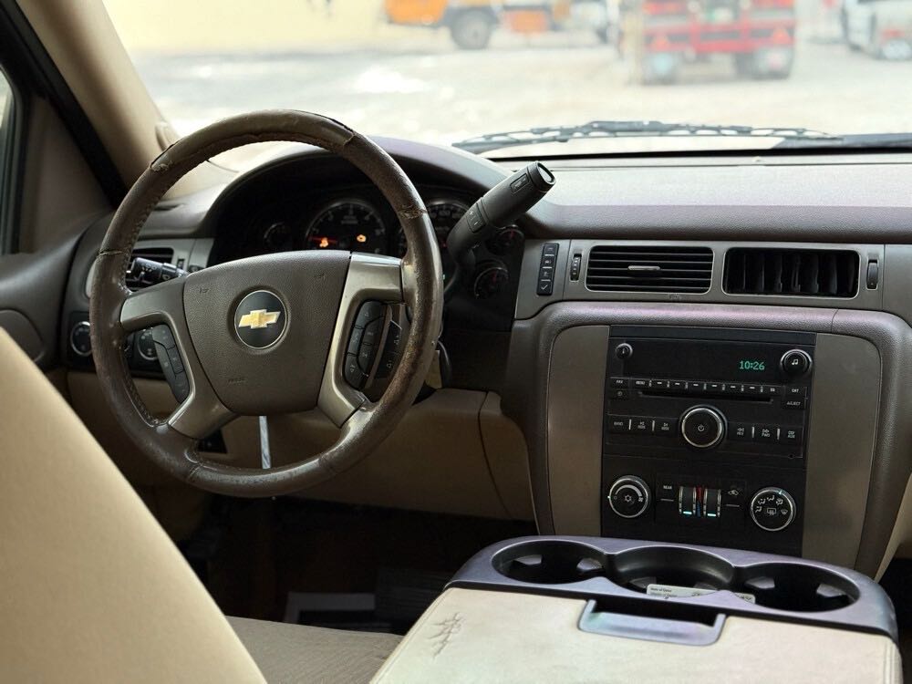 Car Image 2012 CHEVROLET SUBURBAN 