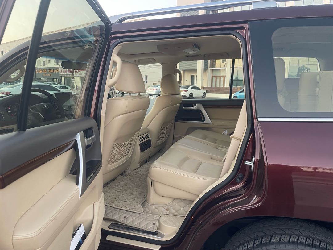 Car Image 2017 TOYOTA LAND CRUISER VX.E