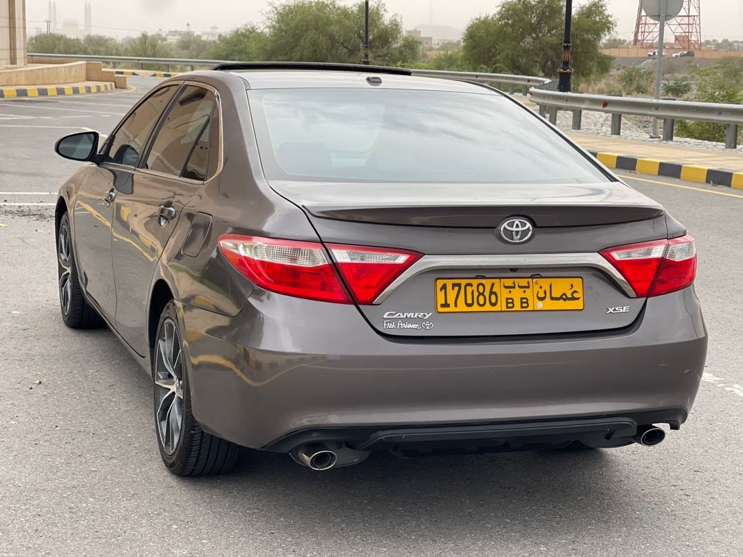 Car Image 2015 TOYOTA CAMRY XSE