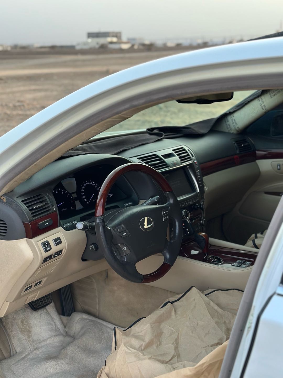 Car Image 2008 LEXUS LS 460
