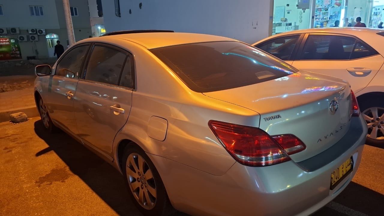 Car Image 2005 TOYOTA AVALON XLE
