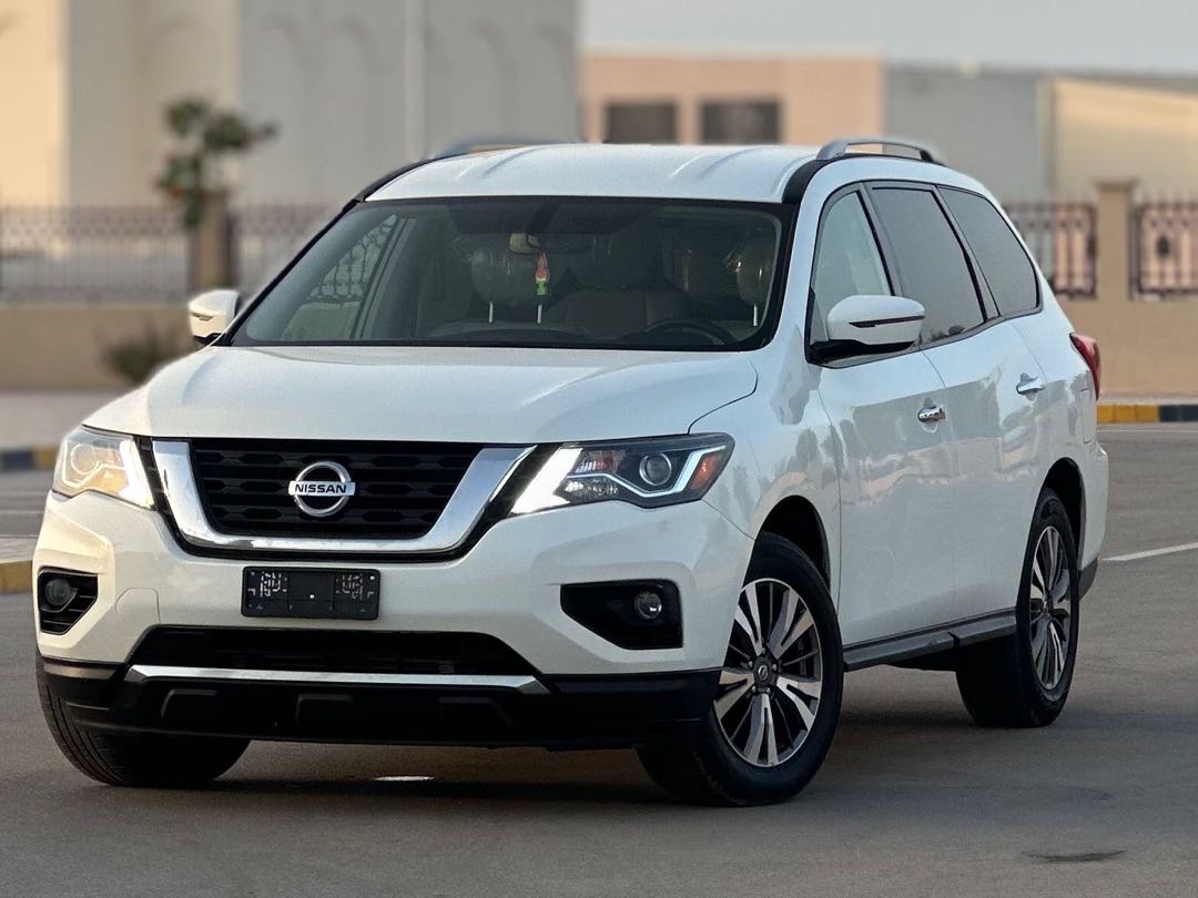 Car Image 2017 NISSAN PATHFINDER SV