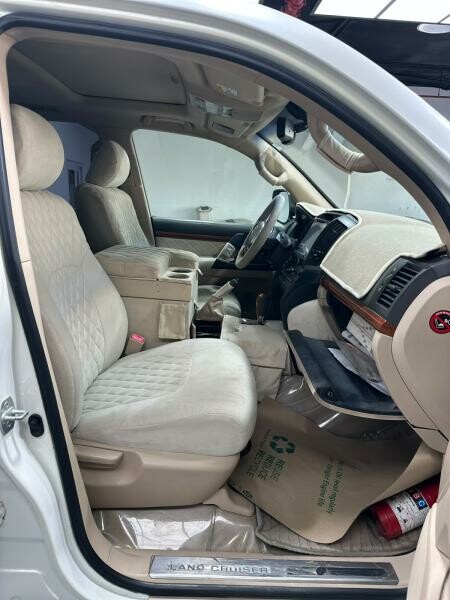 Car Image 2015 TOYOTA LAND CRUISER GX.R