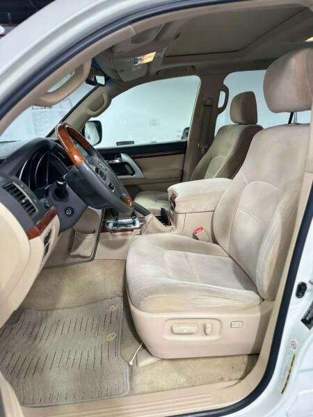 Car Image 2015 TOYOTA LAND CRUISER Nismo