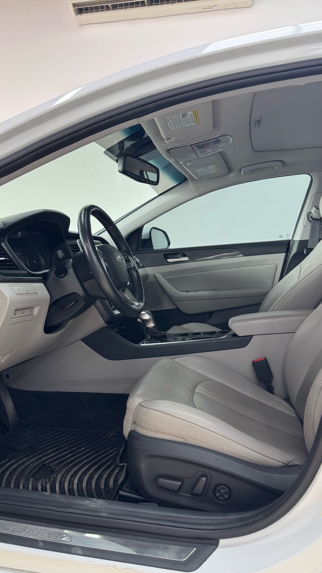 Car Image 2018 HYUNDAI SONATA LIMITED