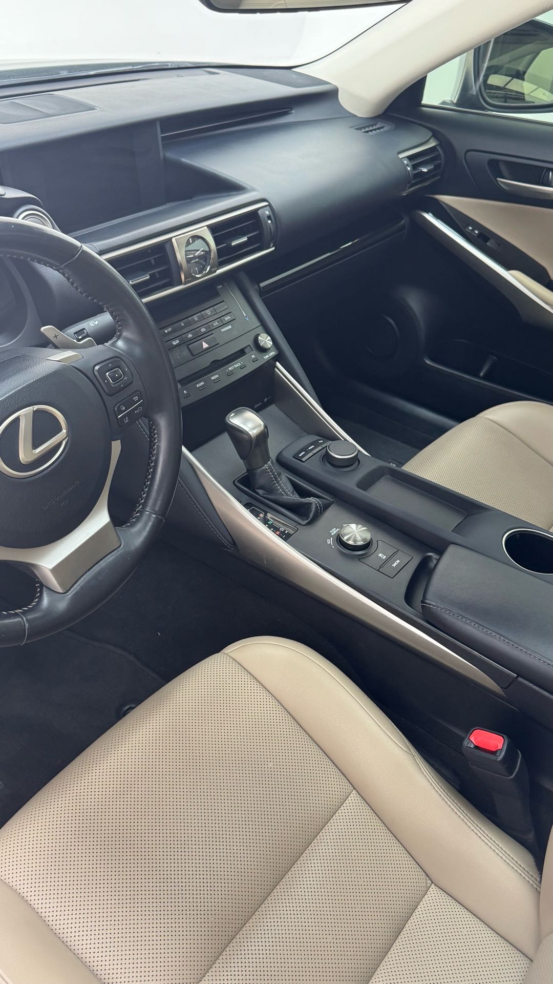 Car Image 2018 LEXUS IS 300