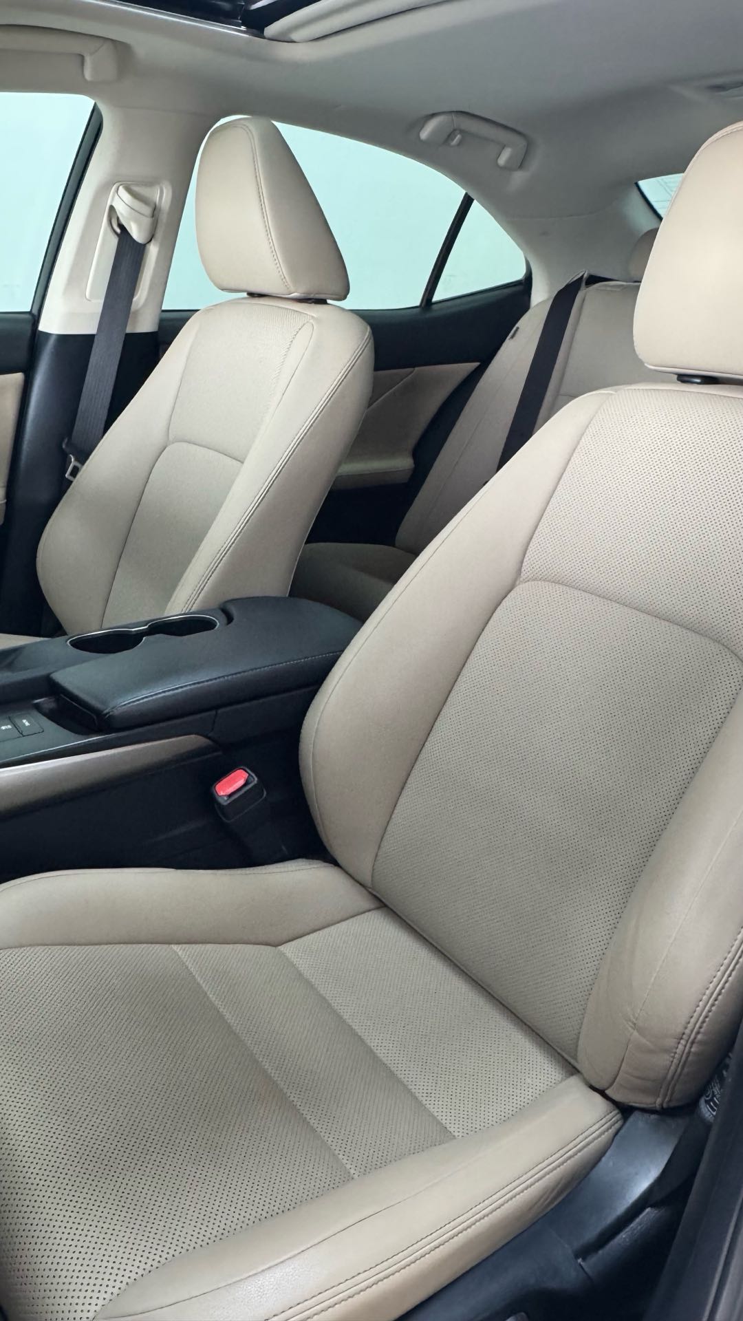 Car Image 2018 LEXUS IS 300