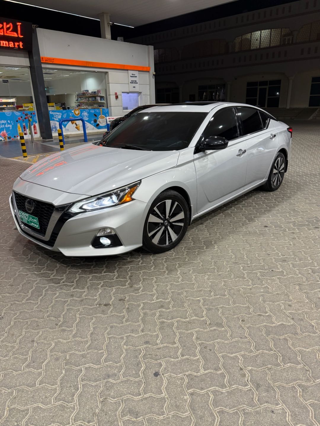 Car Image 2019 NISSAN ALTIMA SL