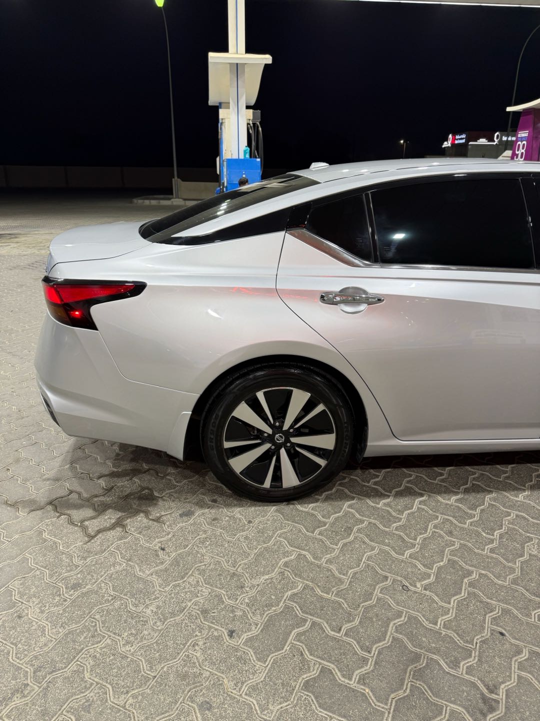 Car Image 2019 NISSAN ALTIMA SL
