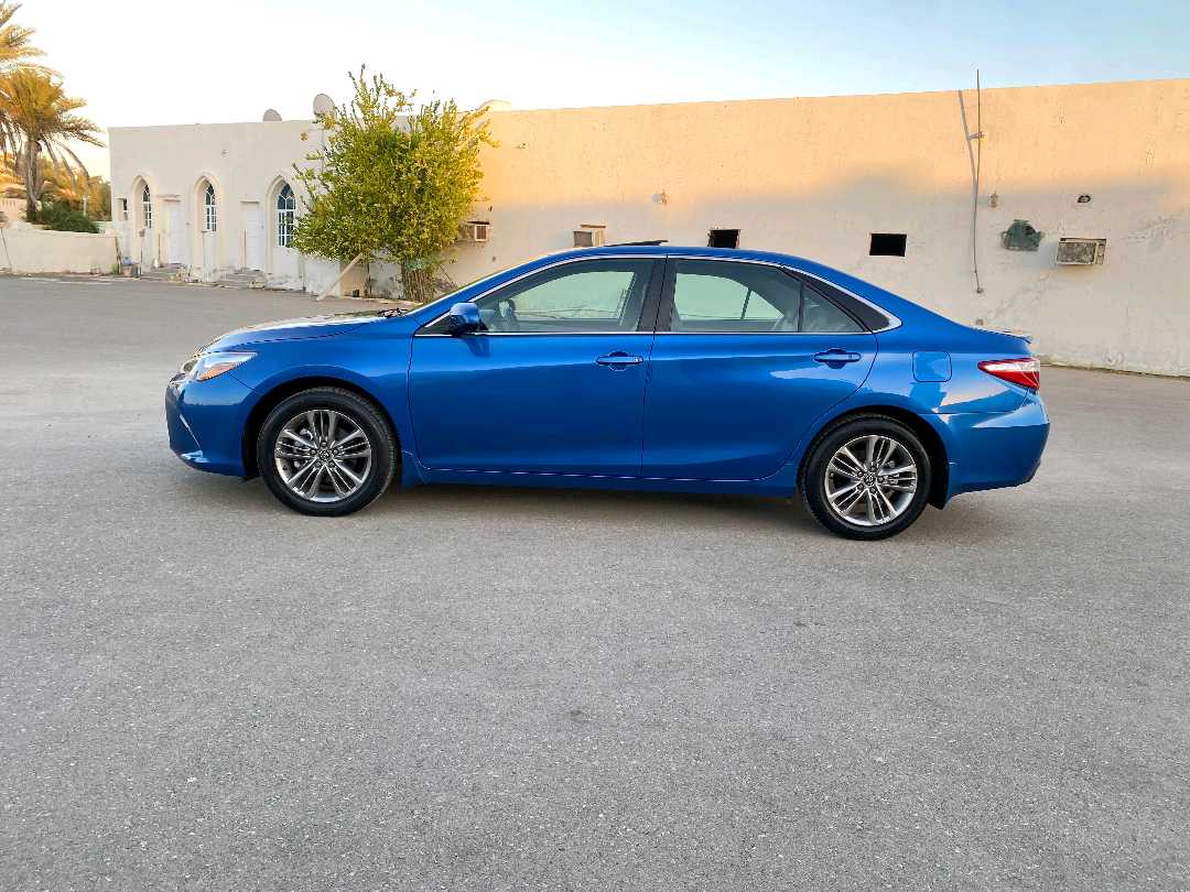 Car Image 2017 TOYOTA CAMRY SE