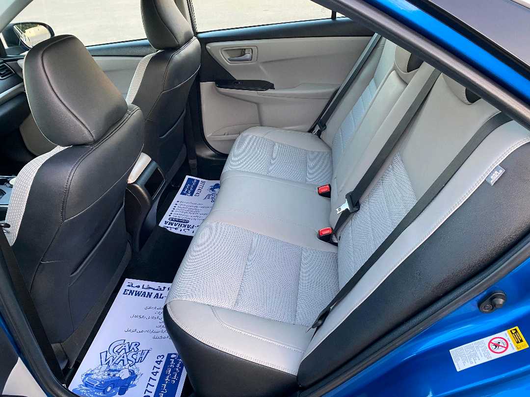 Car Image 2017 TOYOTA CAMRY SE