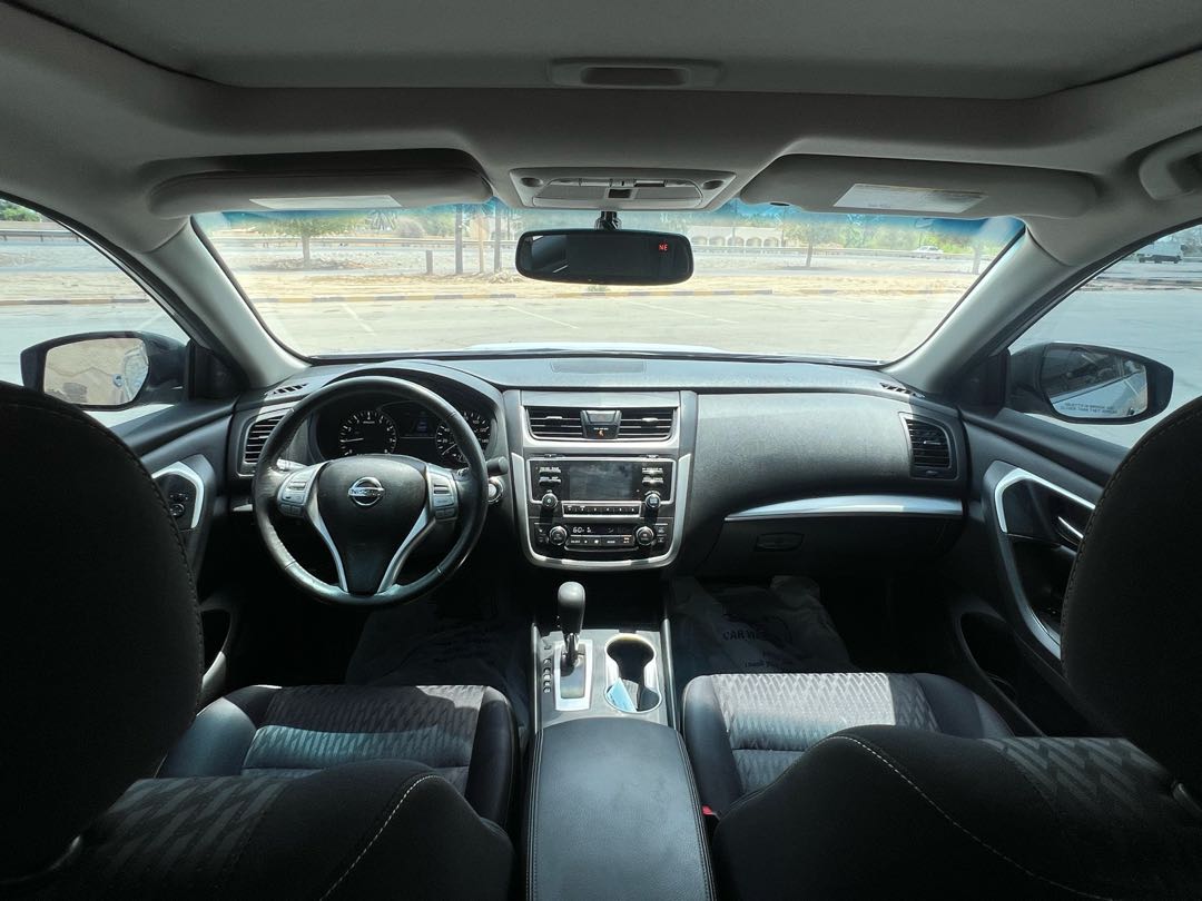 Car Image 2017 NISSAN ALTIMA SV