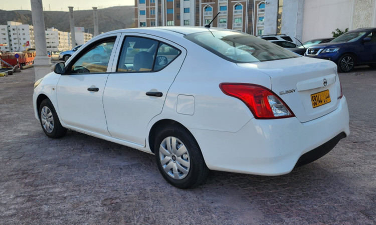NISSAN SUNNY 2016