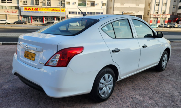 NISSAN SUNNY 2016