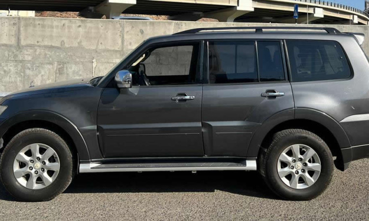 MITSUBISHI PAJERO 2016
