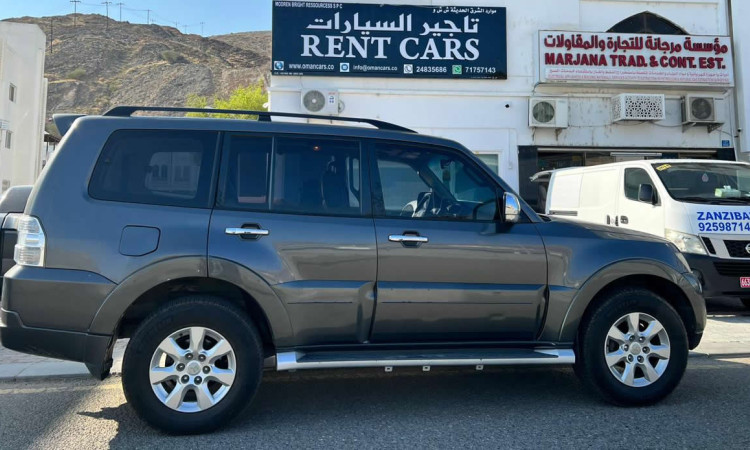 MITSUBISHI PAJERO 2016