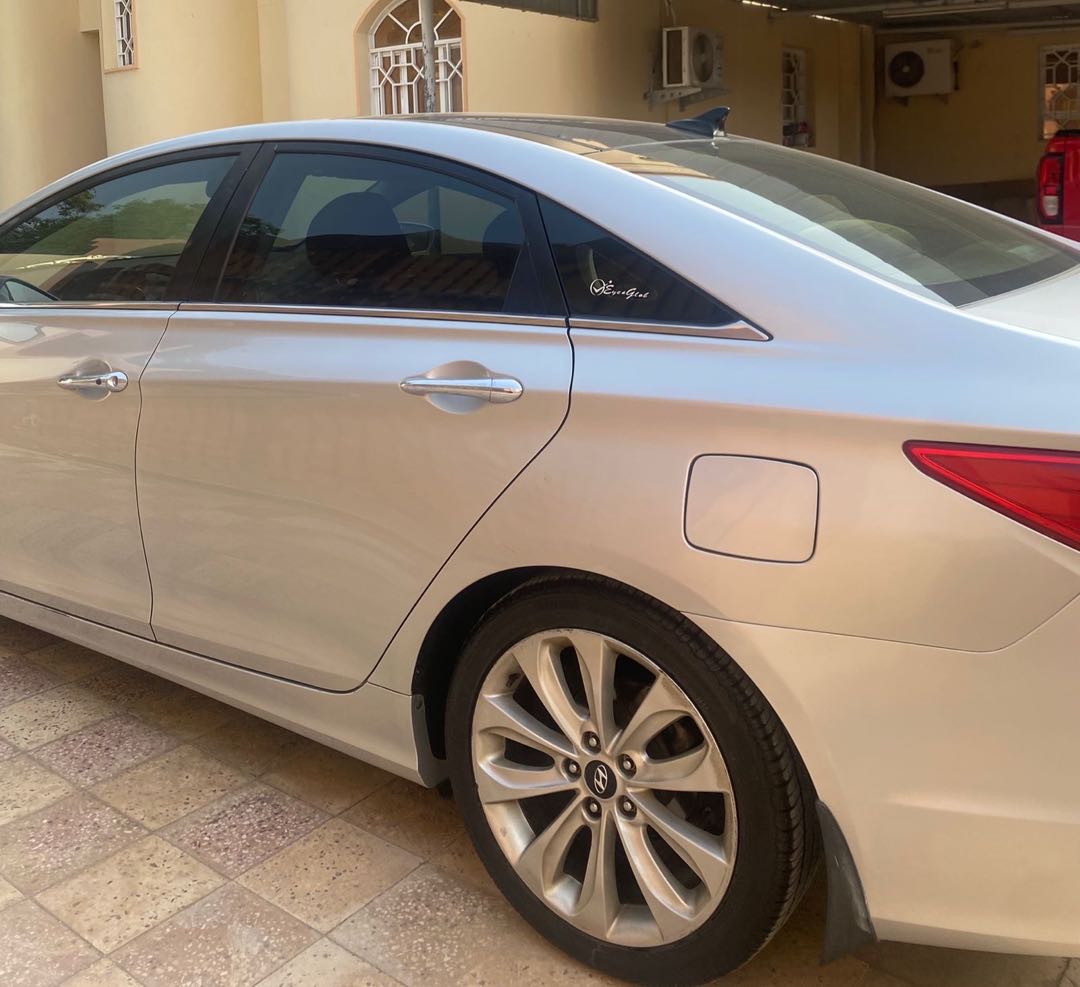 Car Image 2012 HYUNDAI SONATA LIMITED