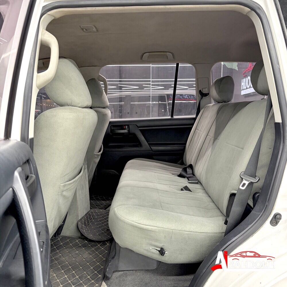 Car Image 2014 TOYOTA LAND CRUISER GX