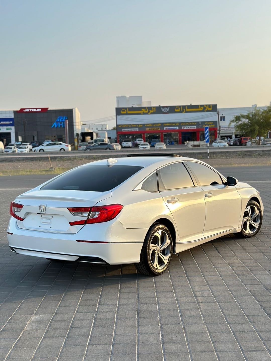 Car Image 2018 HONDA ACCORD EXL