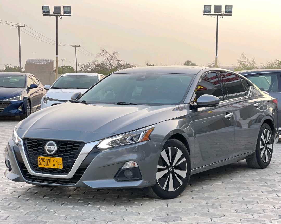 Car Image 2019 NISSAN ALTIMA SL