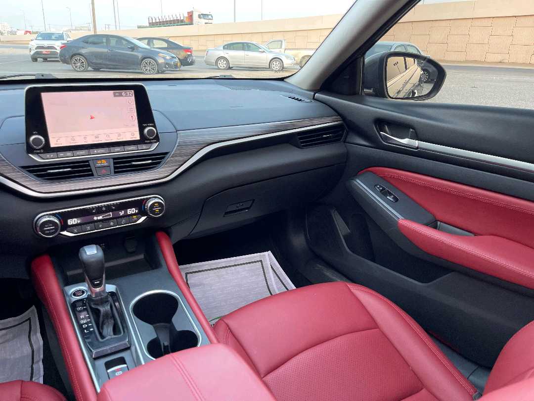 Car Image 2019 NISSAN ALTIMA SL