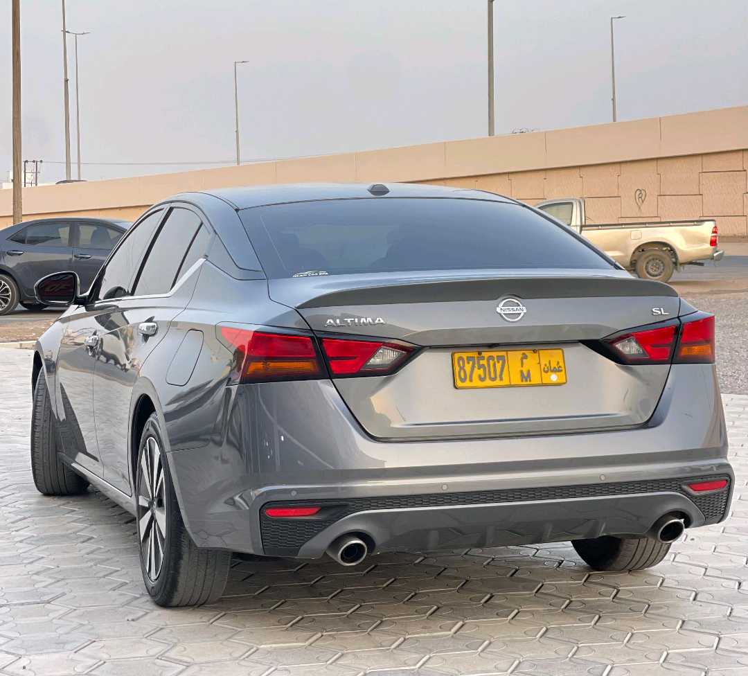 Car Image 2019 NISSAN ALTIMA SL