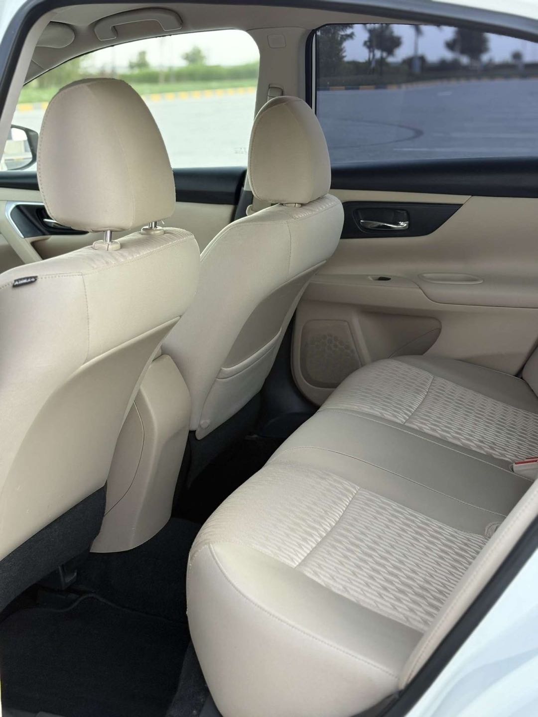 Car Image 2017 NISSAN ALTIMA S