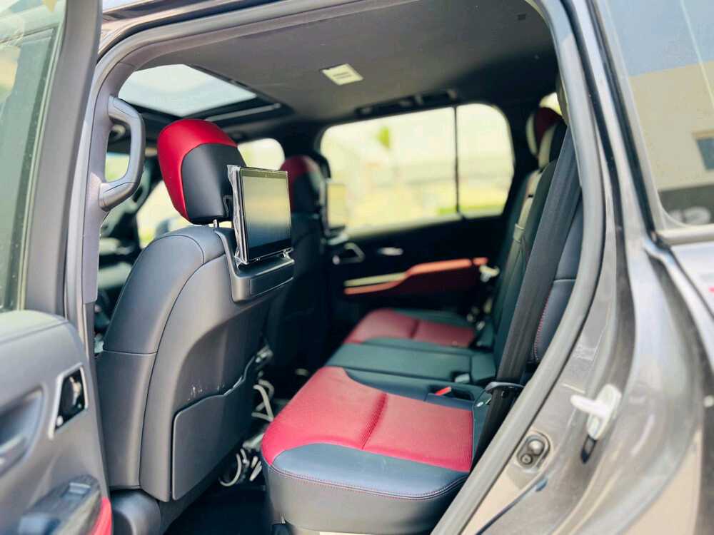 Car Image 2022 TOYOTA LAND CRUISER G.R