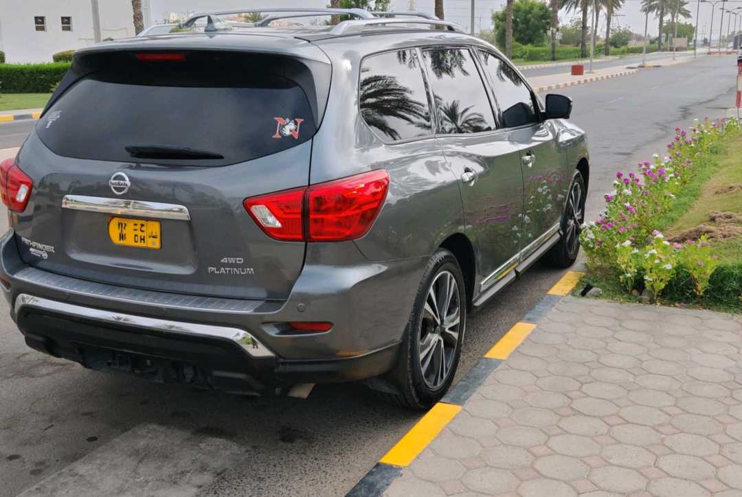 Car Image 2020 NISSAN PATHFINDER PLATINUM