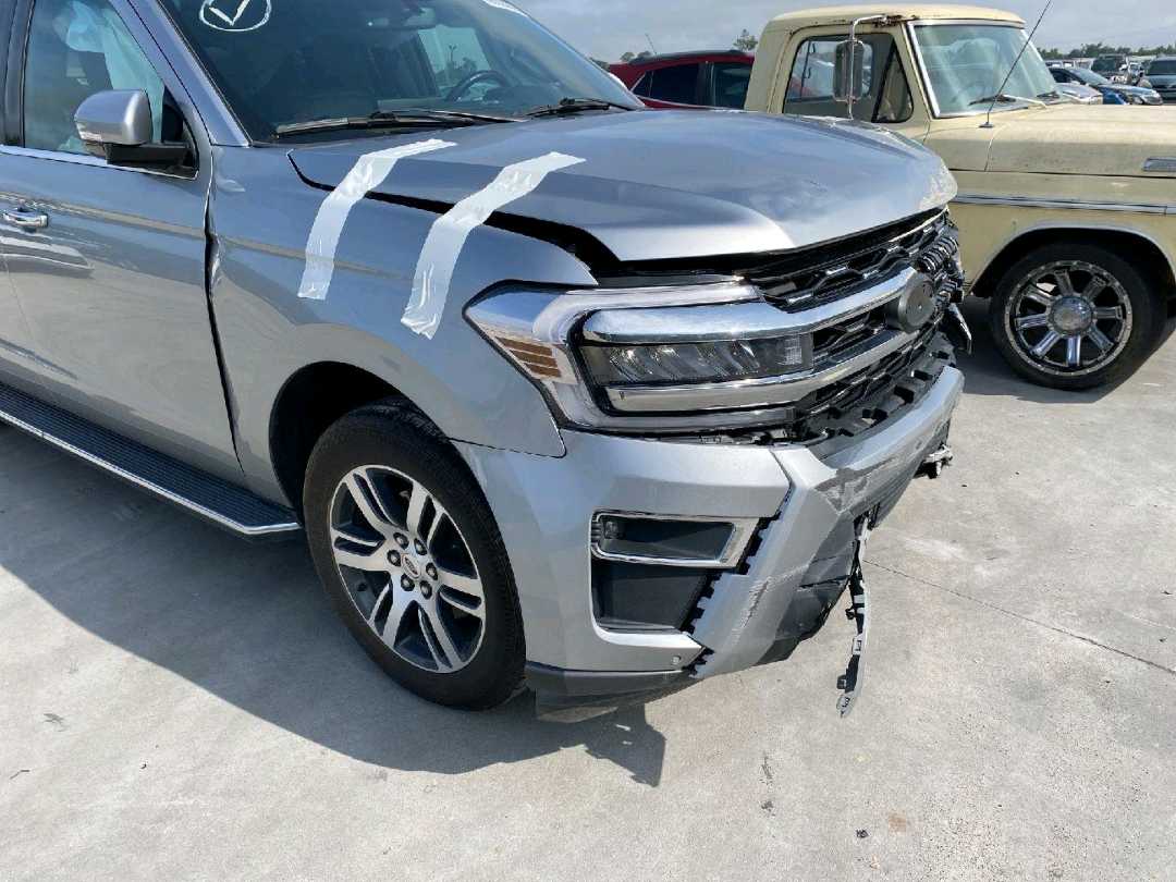 Car Image 2022 FORD EXPEDITION