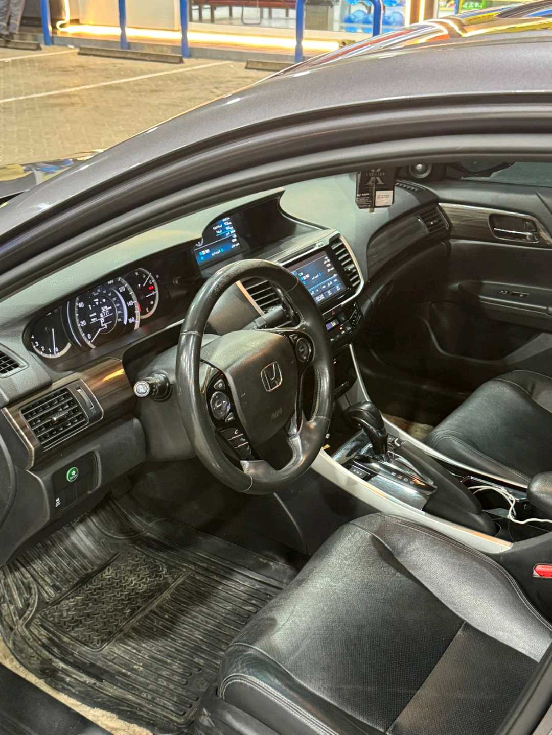 Car Image 2017 HONDA ACCORD EX