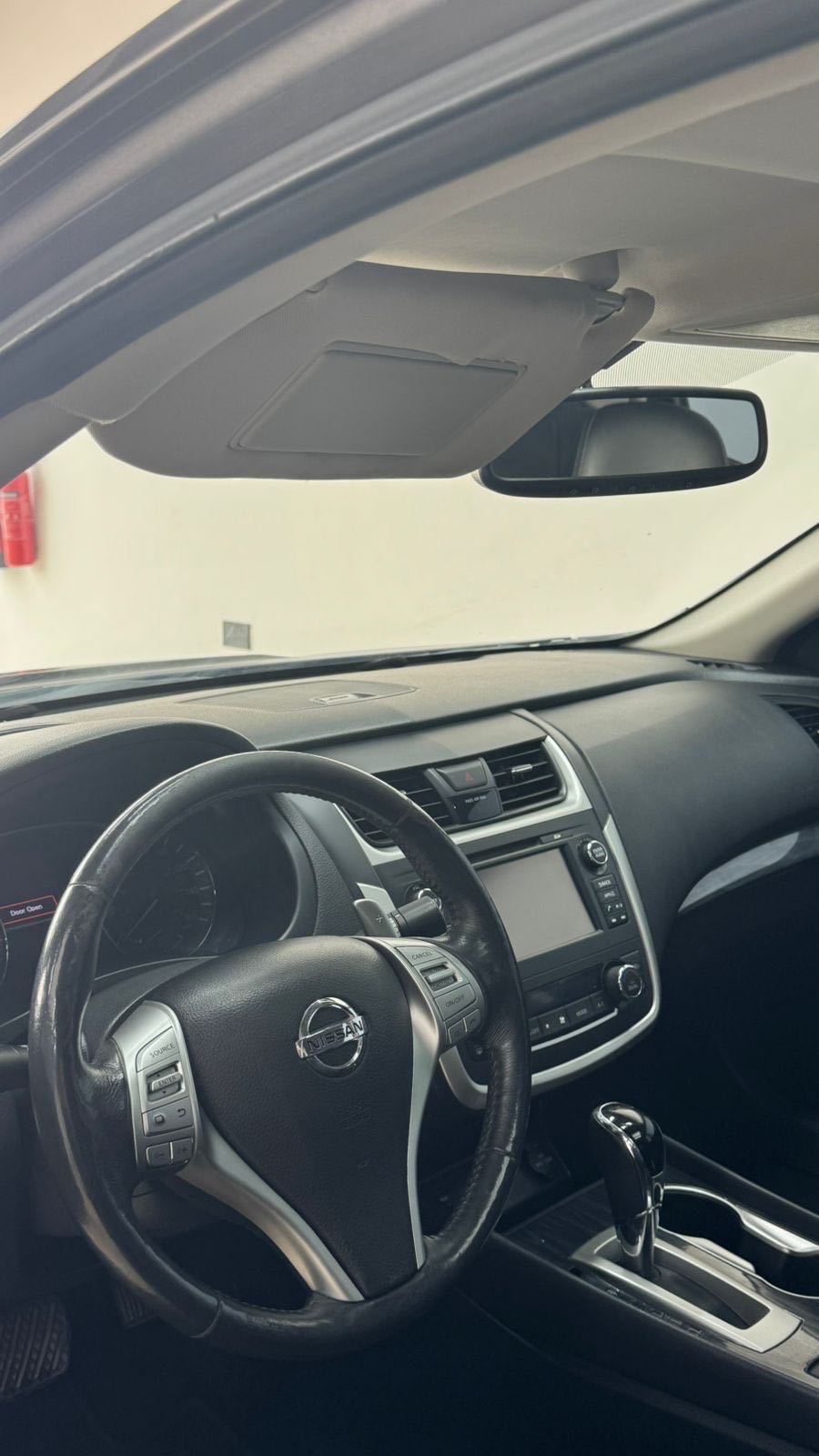 Car Image 2017 NISSAN ALTIMA SL