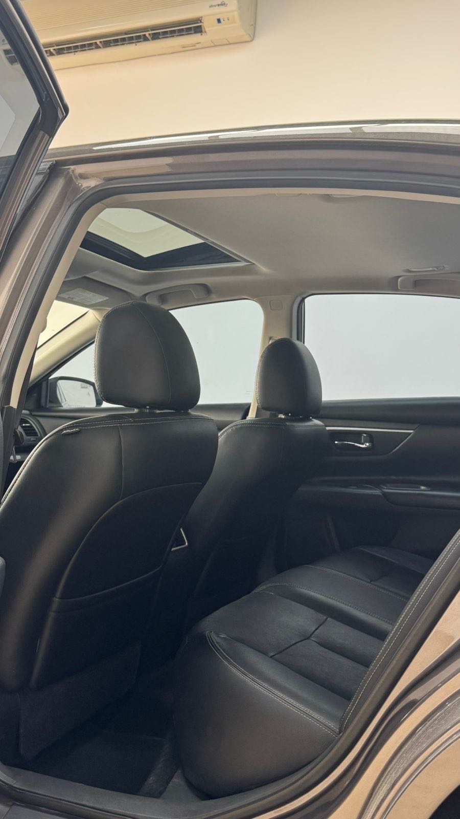Car Image 2017 NISSAN ALTIMA SL