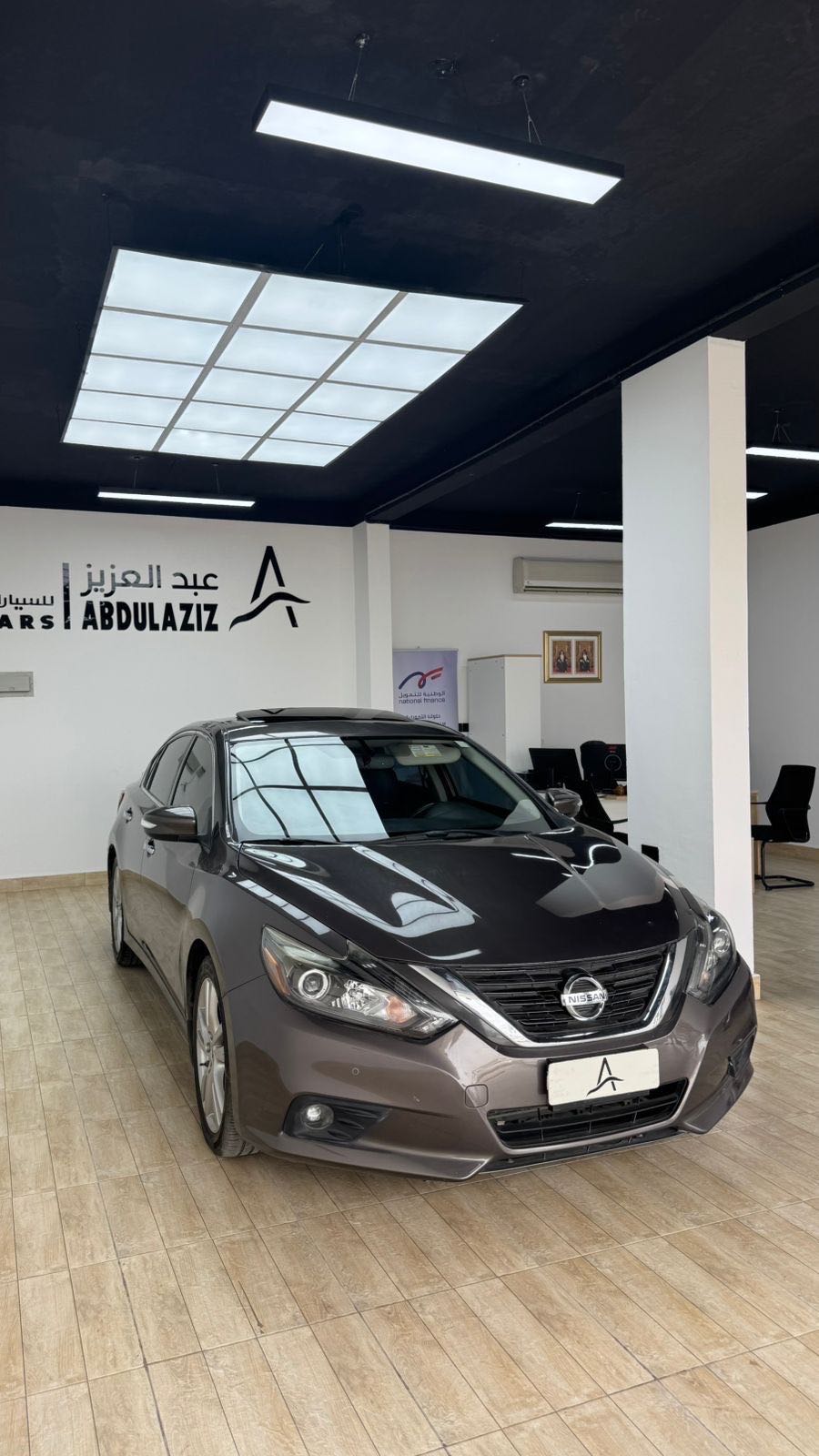 Car Image 2017 NISSAN ALTIMA SL