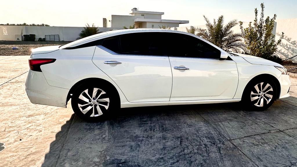 Car Image 2019 NISSAN ALTIMA S