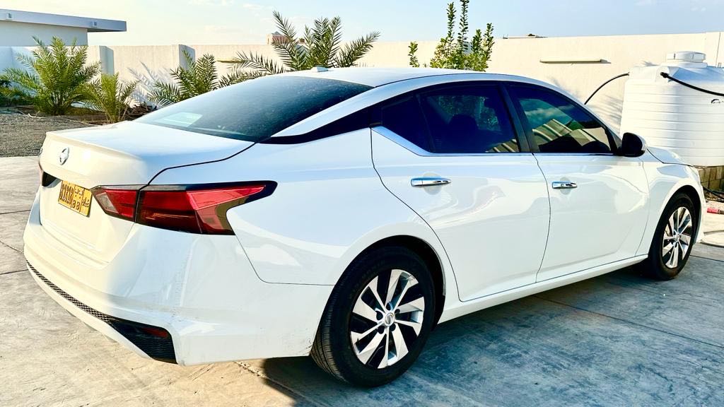 Car Image 2019 NISSAN ALTIMA S