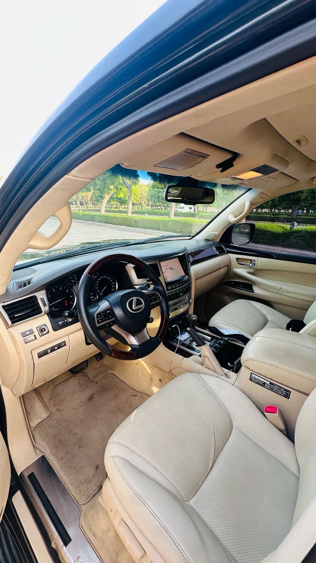 Car Image 2012 LEXUS LX 570