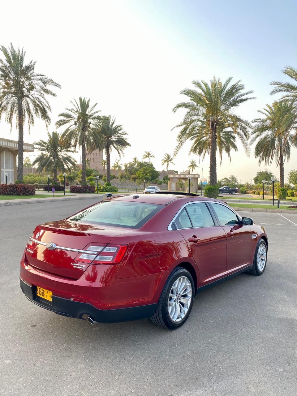 Car Image 2017 FORD TAURUS 
