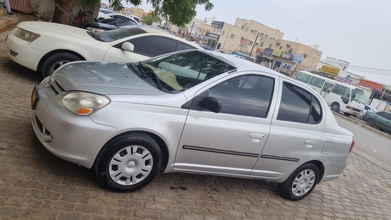 Car Image 2005 TOYOTA ECHO 