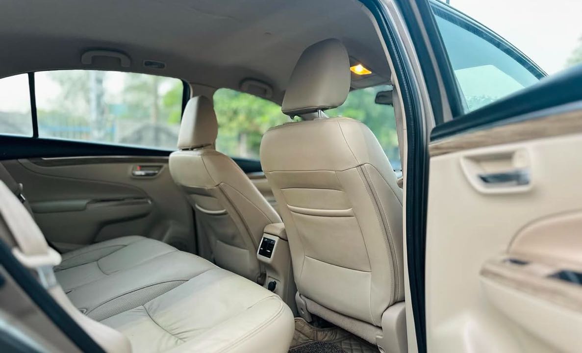 Car Image 2025 SUZUKI CIAZ 