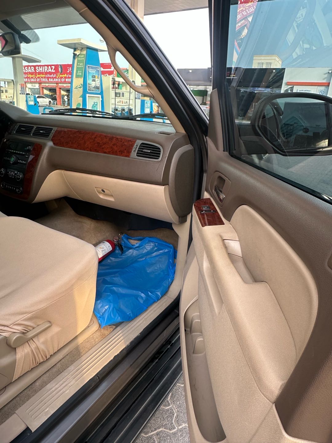 Car Image 2011 CHEVROLET TAHOE 